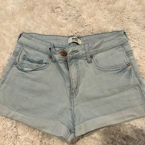 Forever 21 size 27 light denim shorts